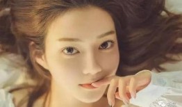 疯狂爆料女友是谁啊视频,女友身份大起底！